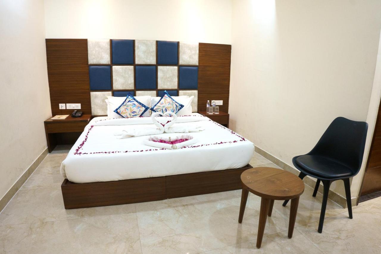 Hotel Vihaan Residency Zirakpur Esterno foto