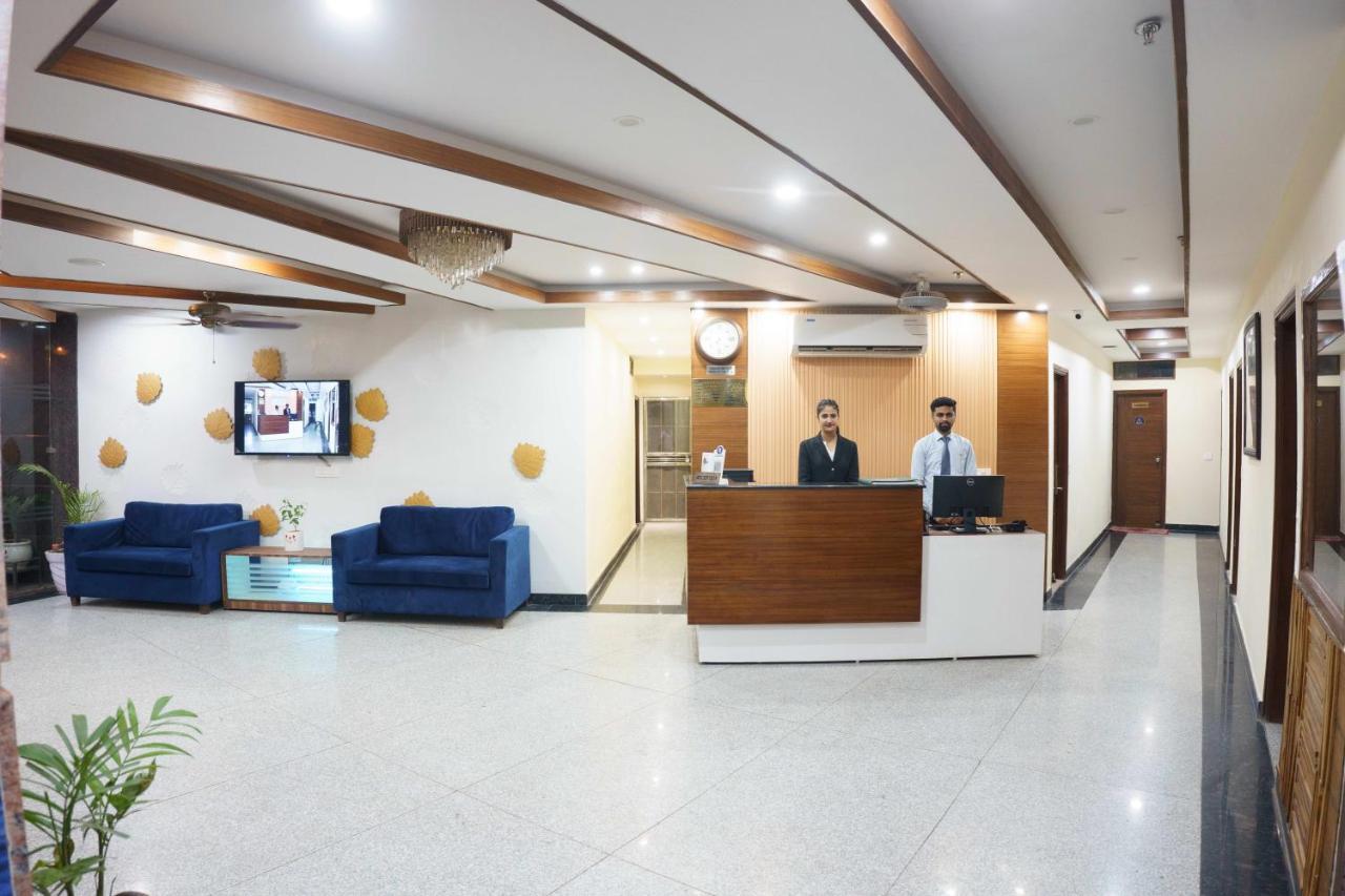 Hotel Vihaan Residency Zirakpur Esterno foto